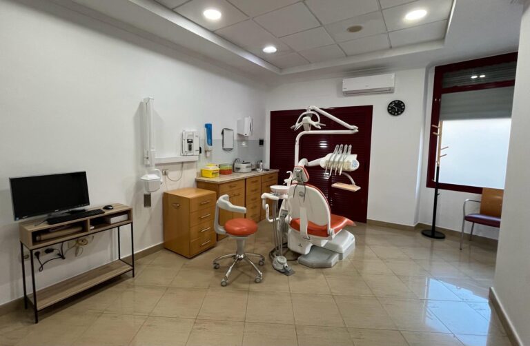 periano soriano clinica dentral 2 768x502